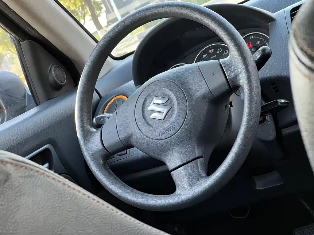 Suzuki Swift 2018 — фото 10