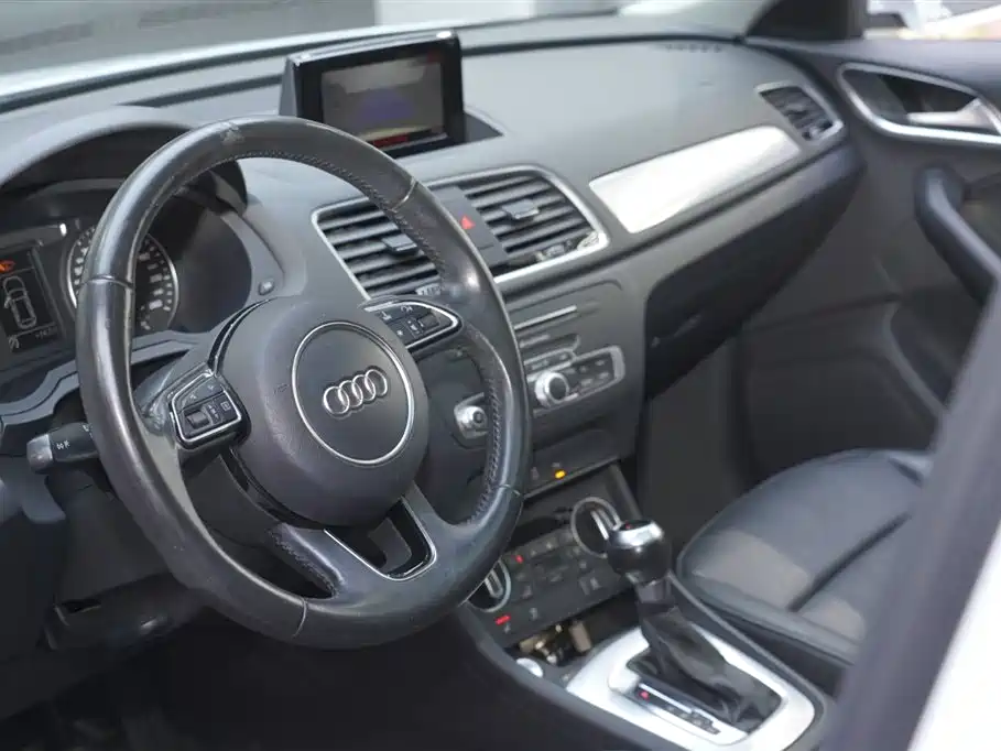Audi Q3 2017 — фото 12