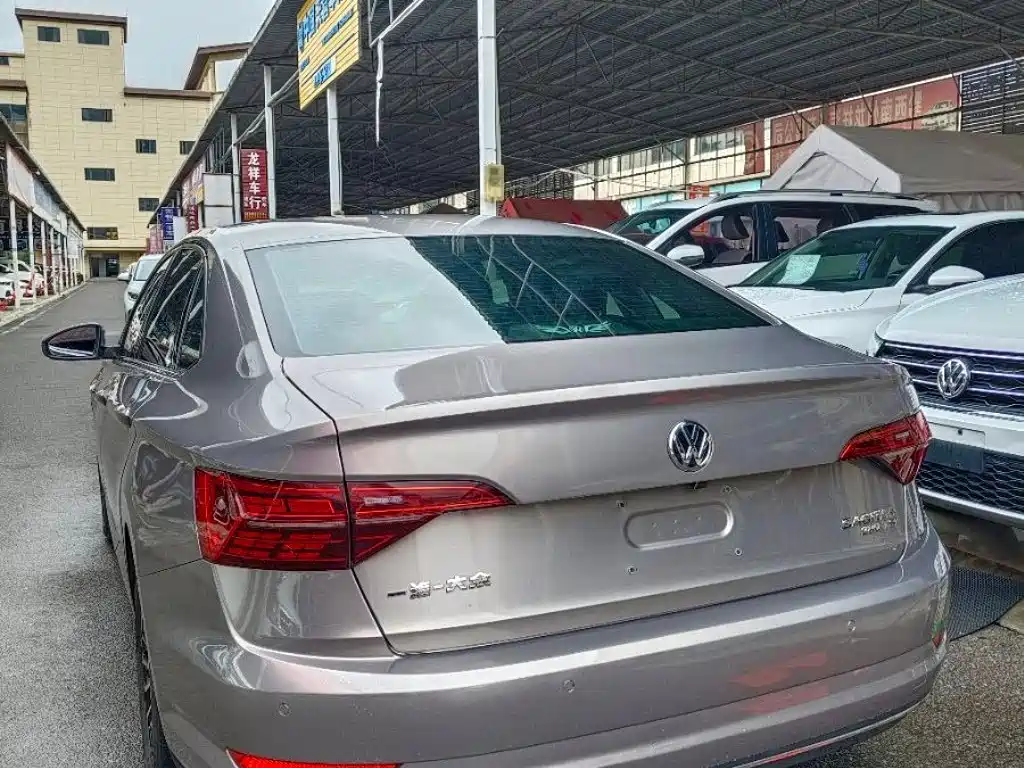 Volkswagen Sagitar 2019