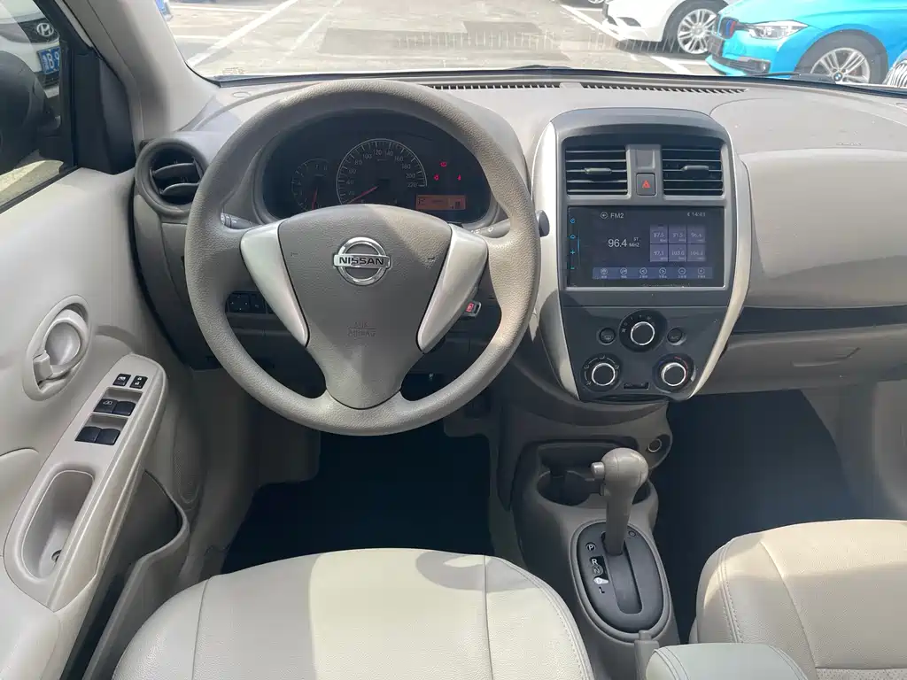 Nissan Sunny 2014