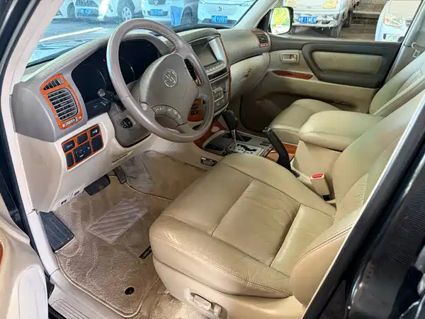 Toyota Land Cruiser 2005