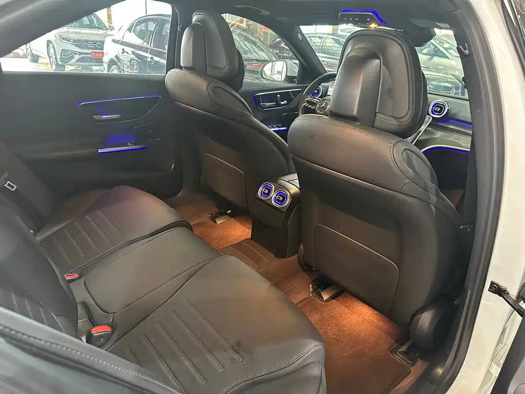 Mercedes-Benz C-Class 2023 — фото 14