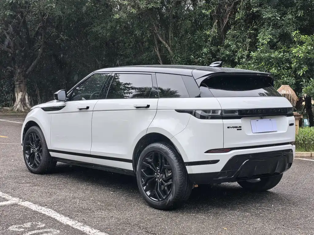 Land Rover Evoque 2023 — фото 9