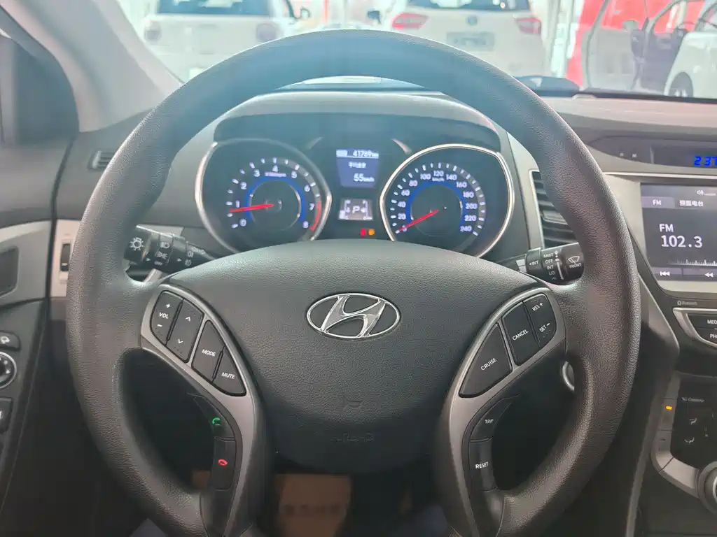 Hyundai Elantra Langdong 2018 — фото 9