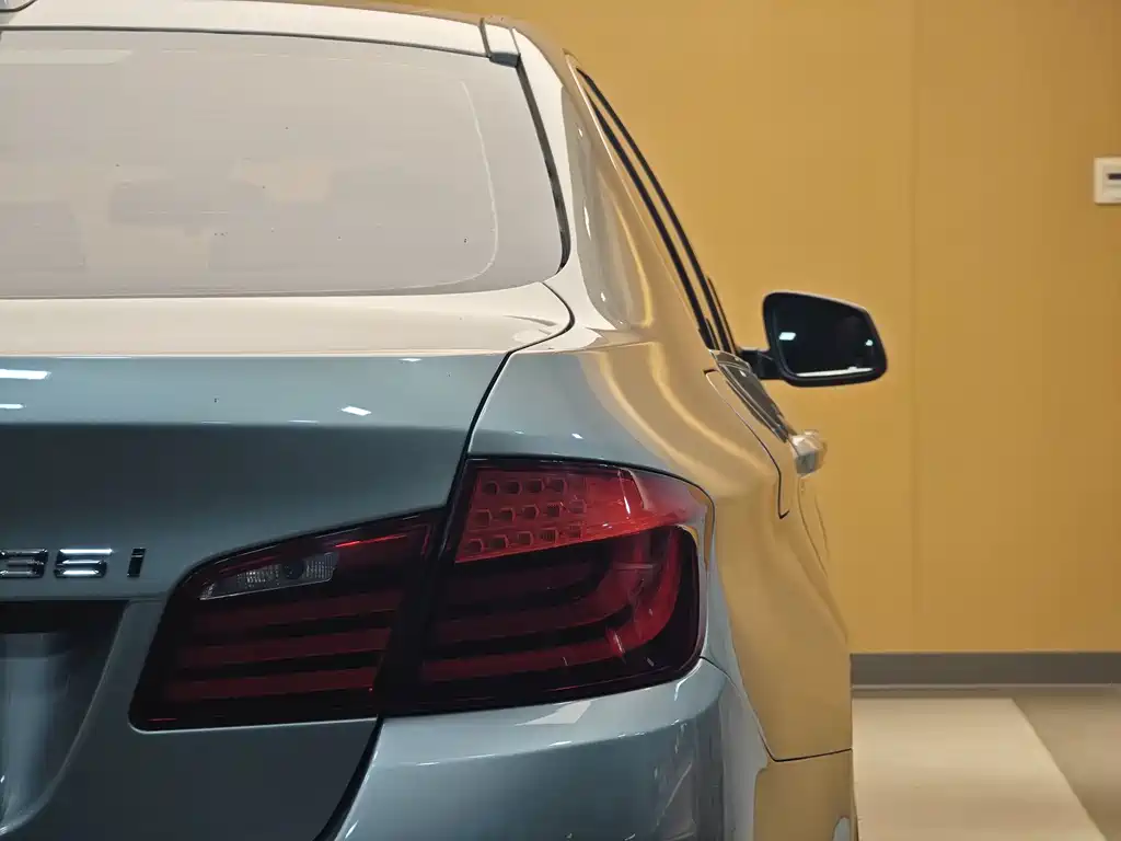 BMW 5 Series 2013 — фото 29
