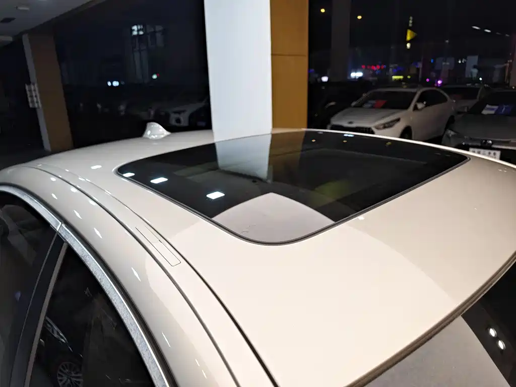 BMW 5 Series 2013 — фото 36