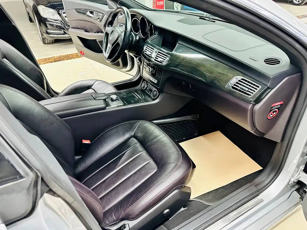 Mercedes-Benz CLS 2013 — фото 15