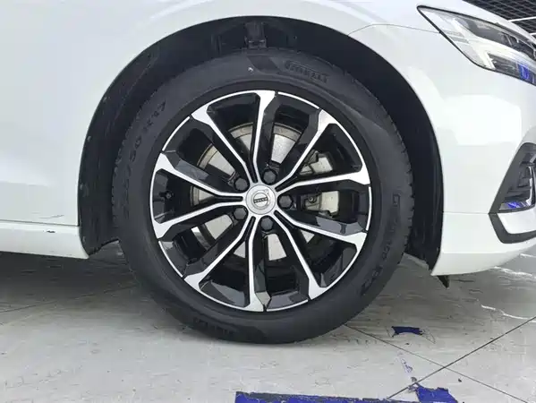 Volvo S60 2021