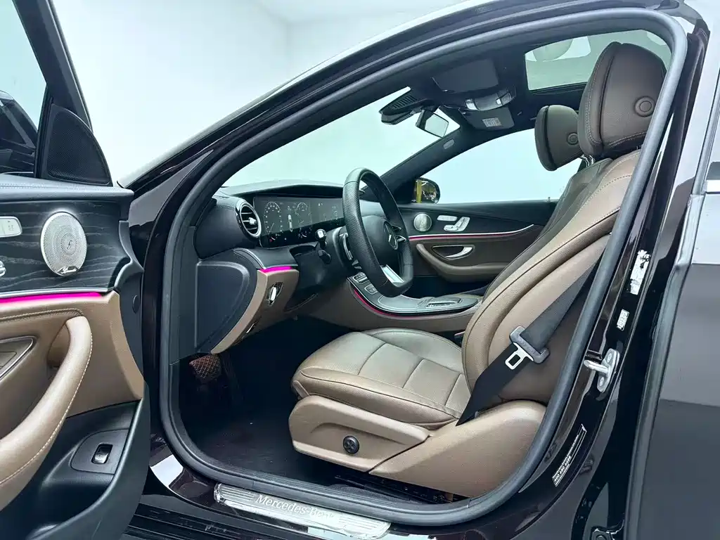 Mercedes-Benz E-Class 2023 — фото 8
