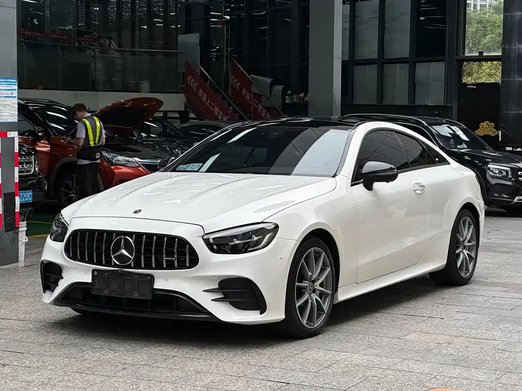 Mercedes-Benz E-Class 2022 — фото 1