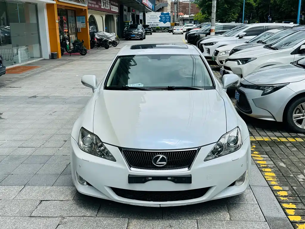 Lexus IS 2008
