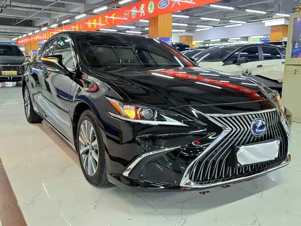 Lexus ES 2018