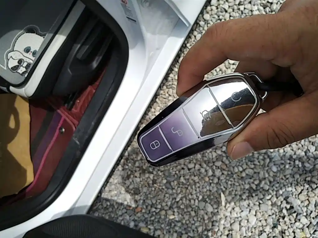 BYD Seal 05 DM-i 2025 — фото 9