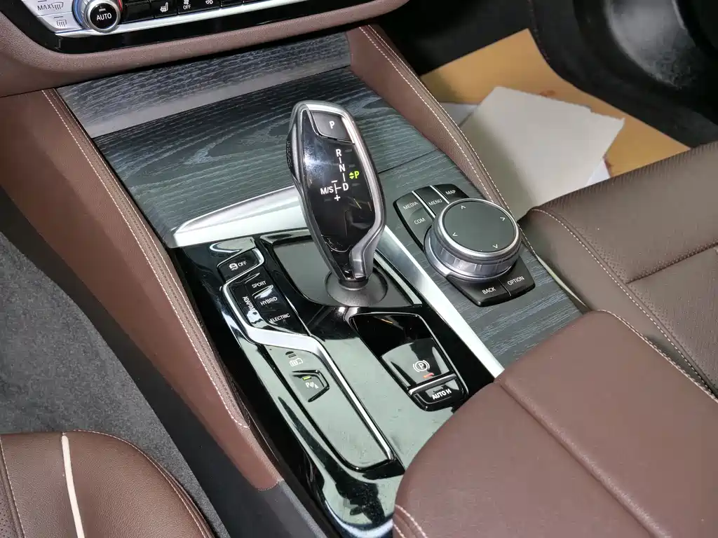 BMW 5 Series New Energy 2022 — фото 24