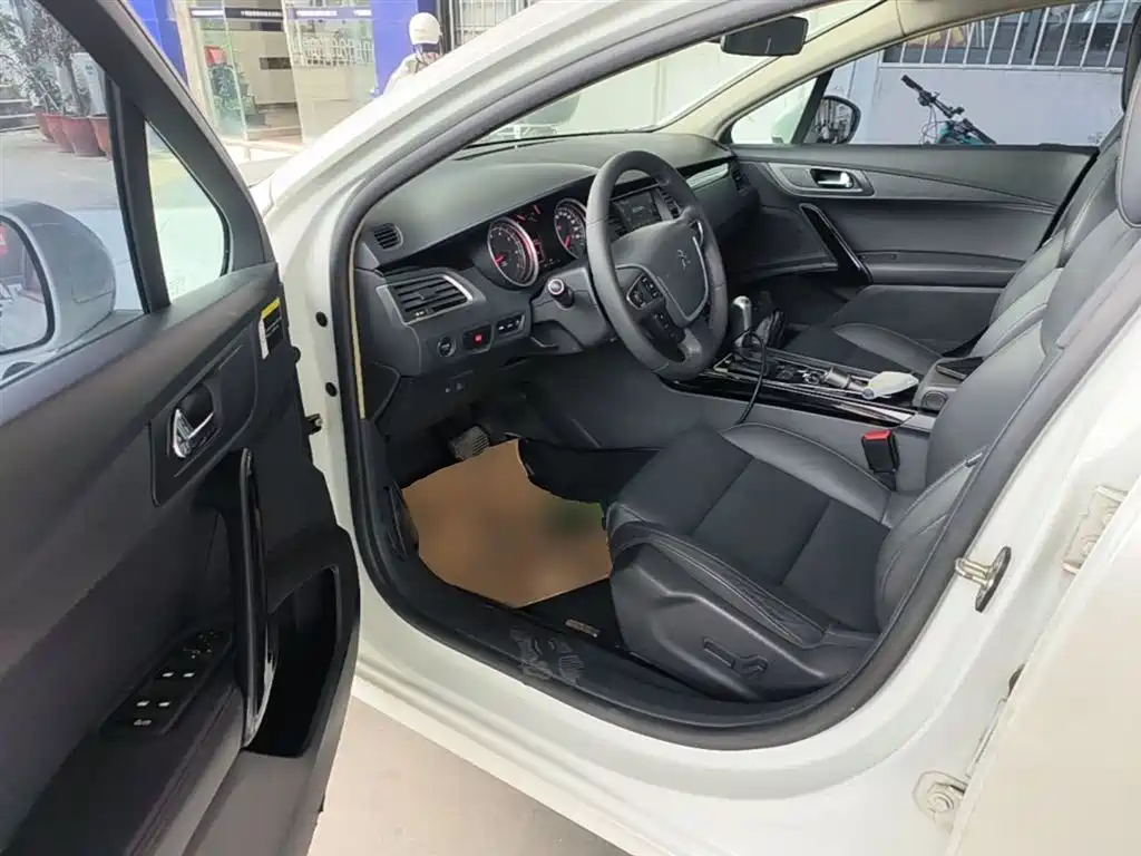 Peugeot 508 2015 — фото 16