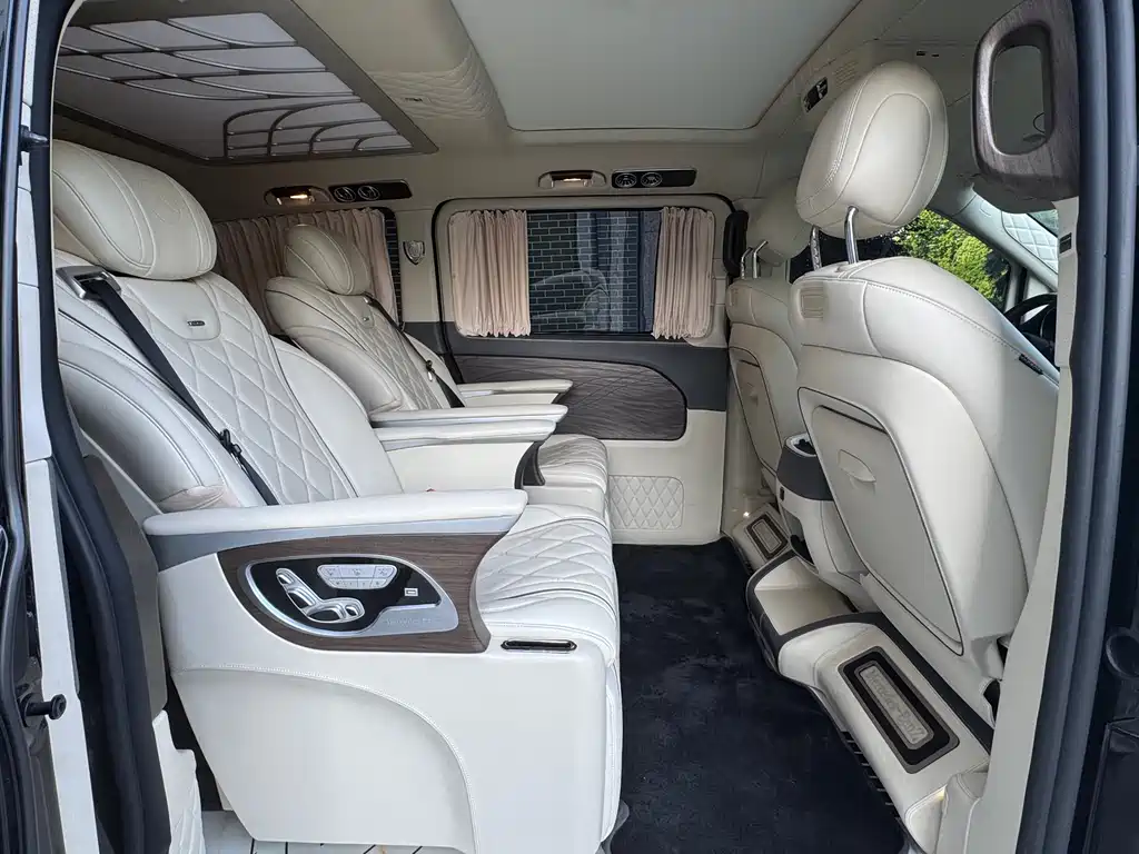 Mercedes-Benz V-Class 2022 — фото 4