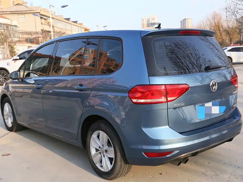 Volkswagen Touran 2018 — фото 6