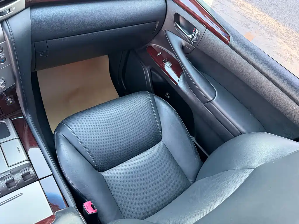 Lexus LX 2015 — фото 19