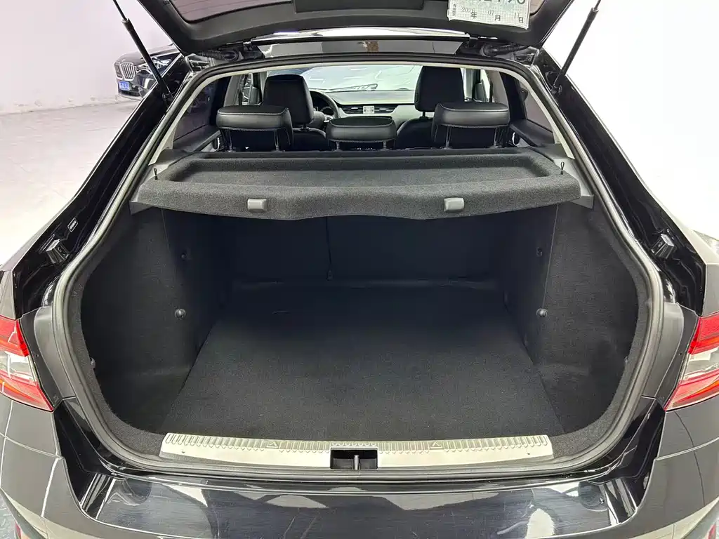 Skoda Octavia 2022 — фото 17