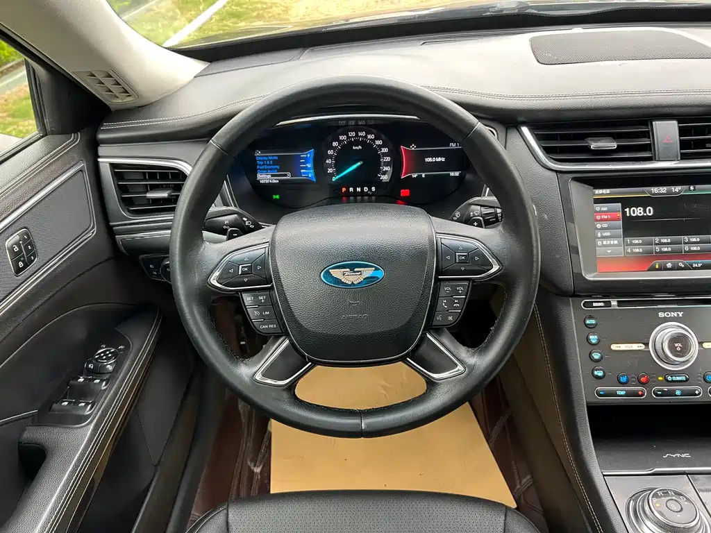 Ford Taurus 2016 — фото 11