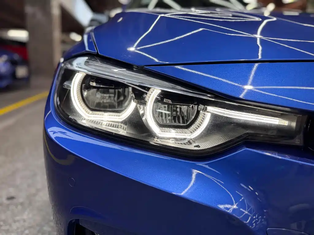 BMW 3 Series 2018 — фото 10