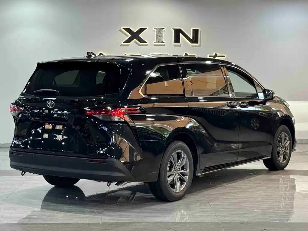 Toyota Sienna 2026