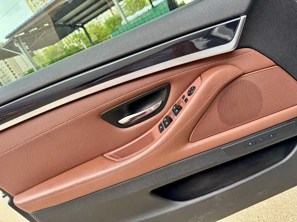 BMW 5 Series 2014 — фото 13