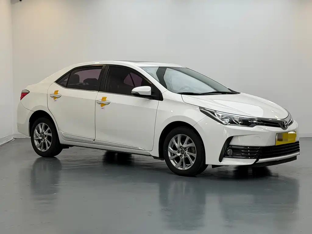 Toyota Corolla 2017 — фото 3