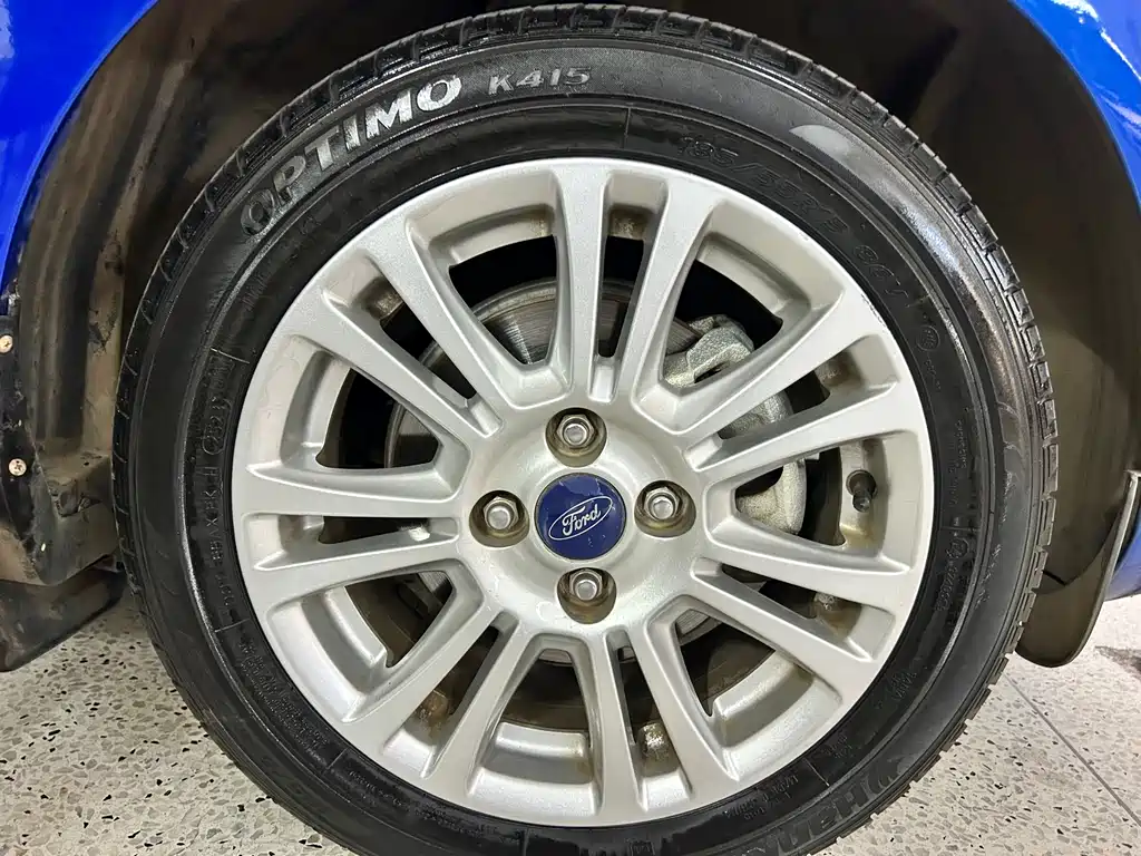Ford Fiesta 2014 — фото 12