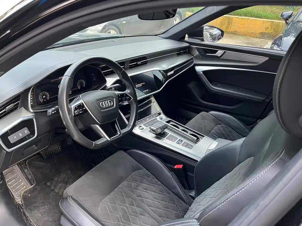 Audi A6L 2022