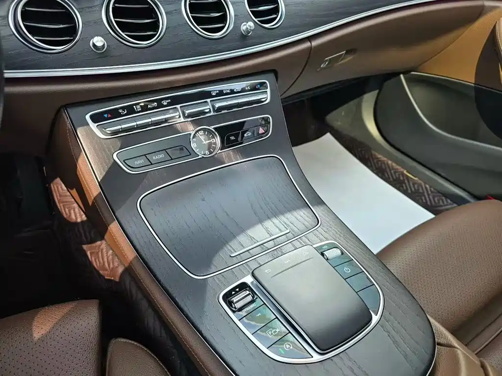 Mercedes-Benz E-Class 2020 — фото 7