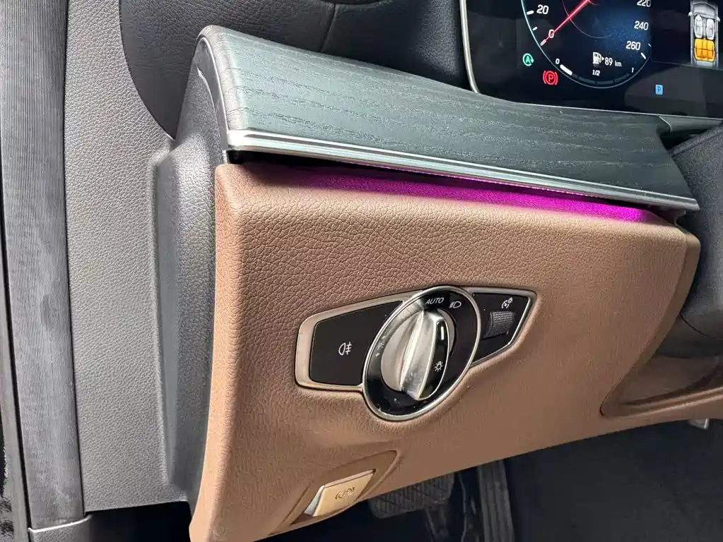 Mercedes-Benz E-Class 2023 — фото 22