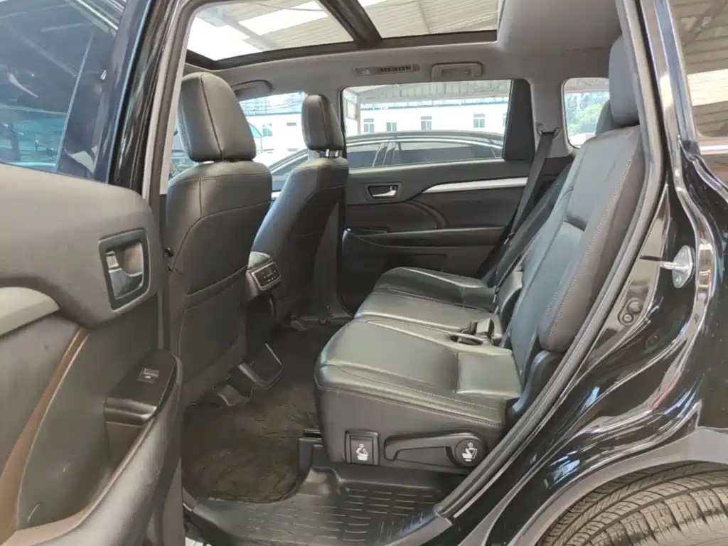 Toyota Highlander 2018 — фото 17