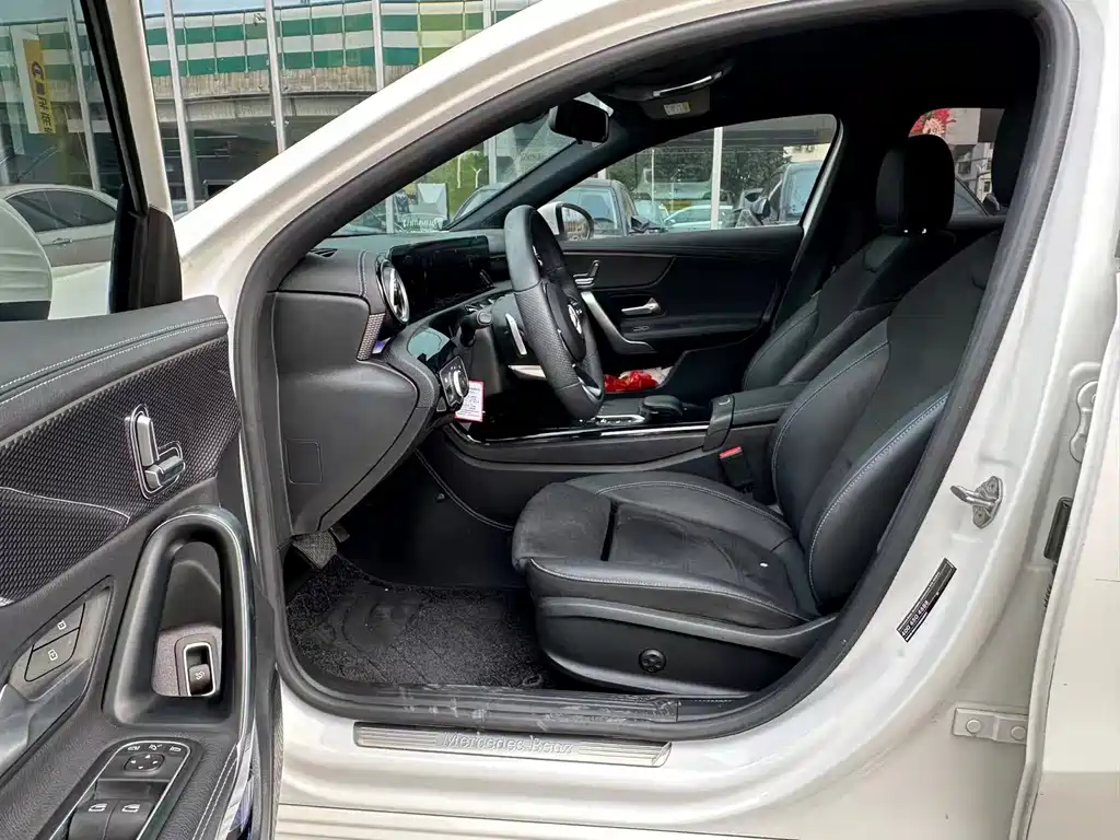 Mercedes-Benz A-Class 2023 — фото 9