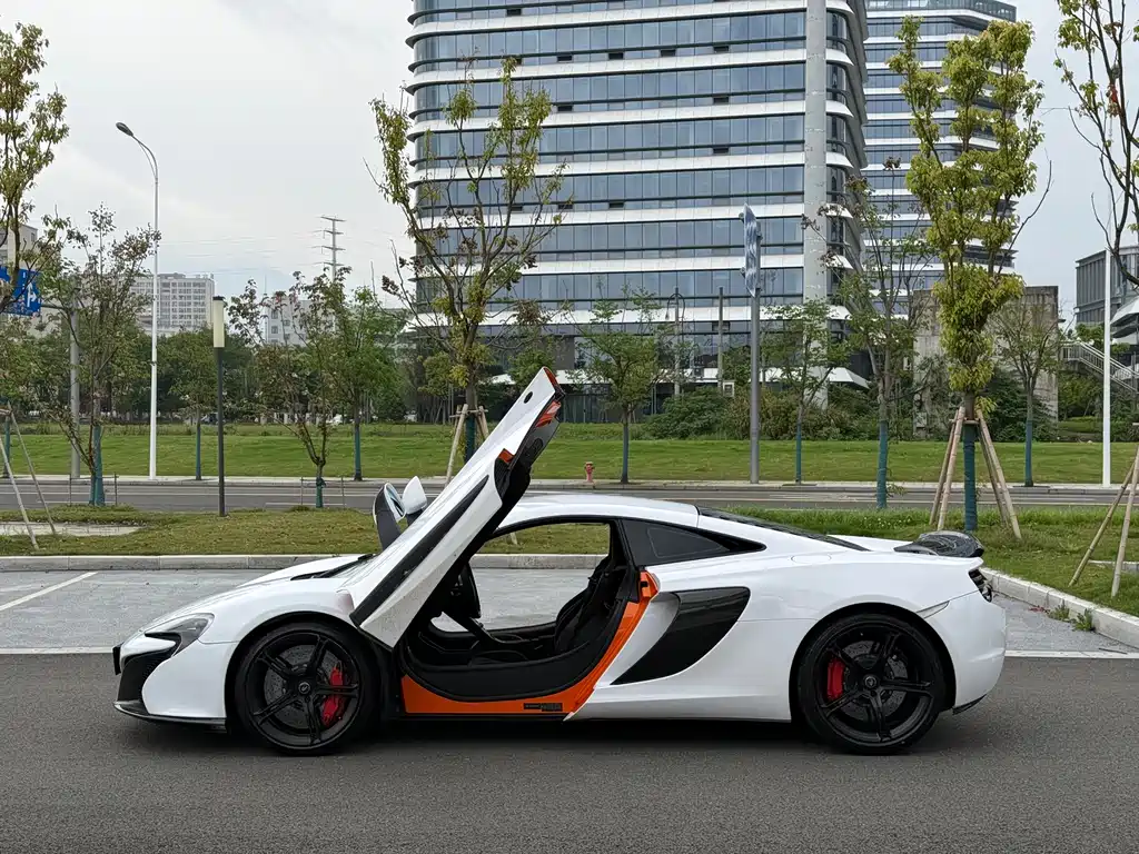 McLaren 650S 2016 — фото 12