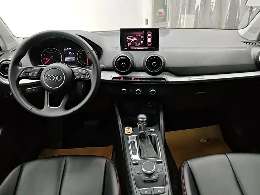 Audi Q2L 2021 — фото 12