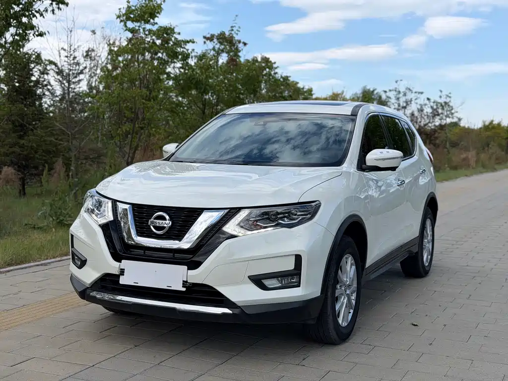 Nissan X-Trail 2022 — фото 1