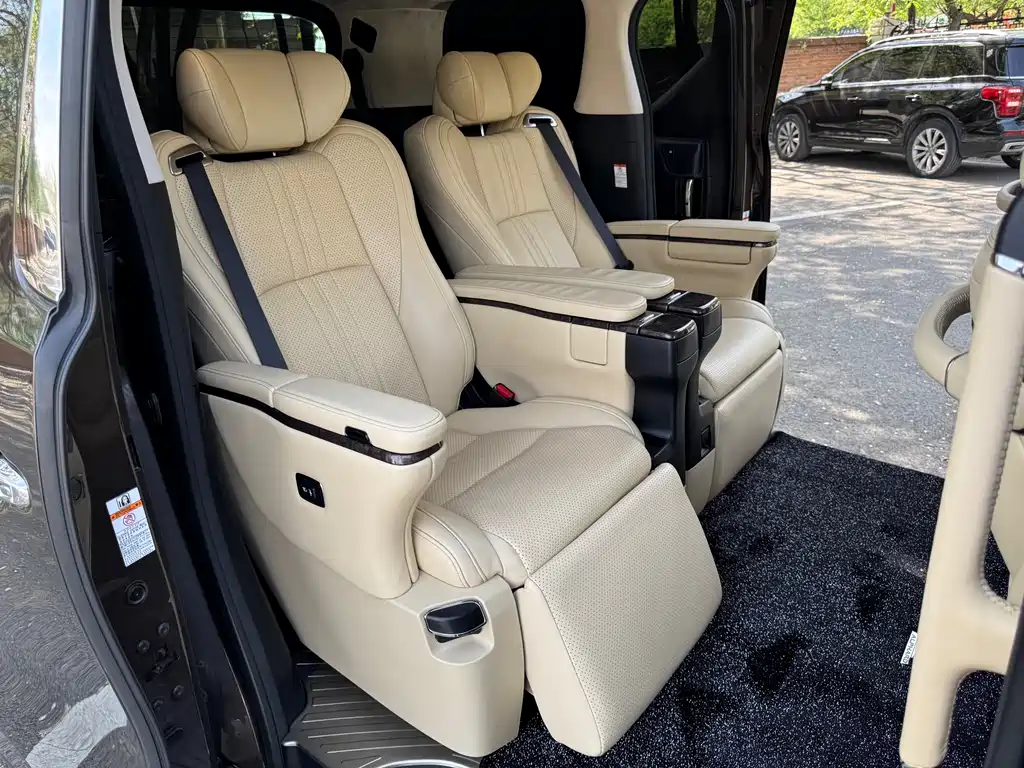 Toyota Alphard 2019 — фото 13