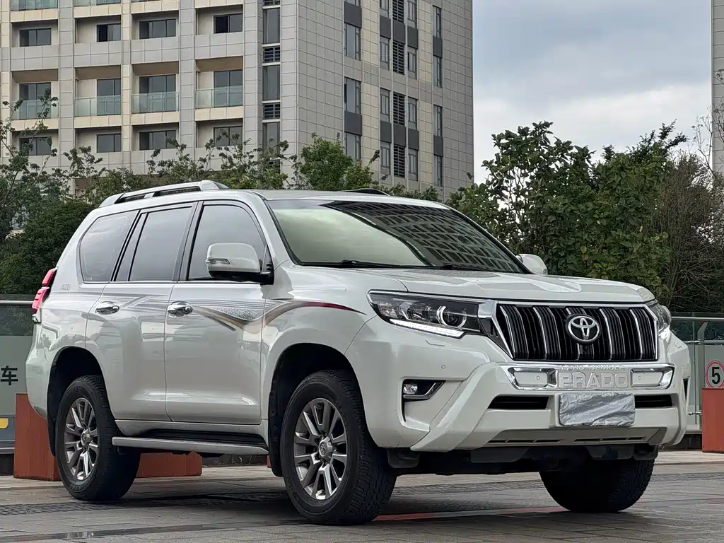 Toyota Prado 2018 — фото 3