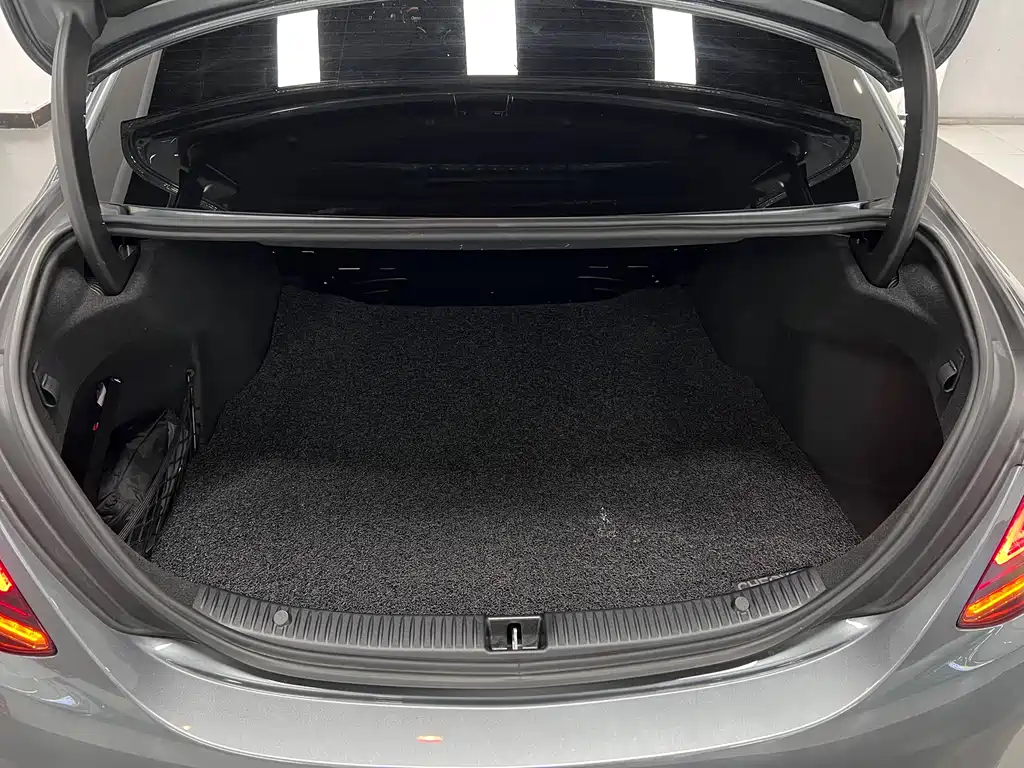Mercedes-Benz C-Class 2019 — фото 12