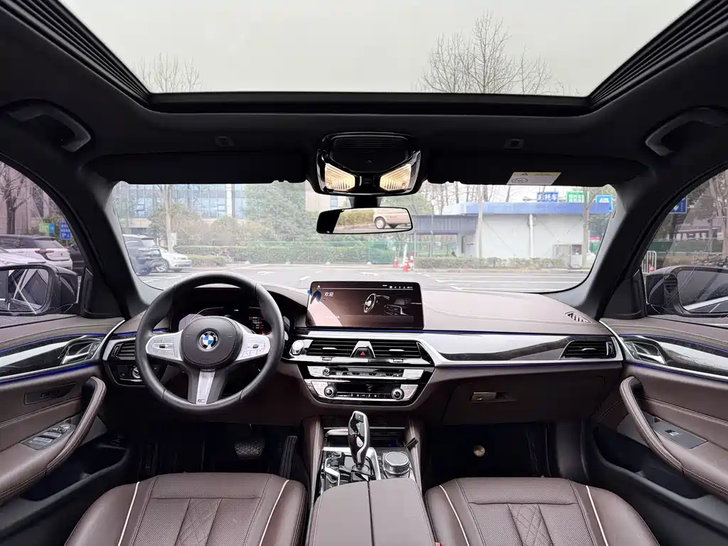 BMW 5 Series 2023 — фото 8