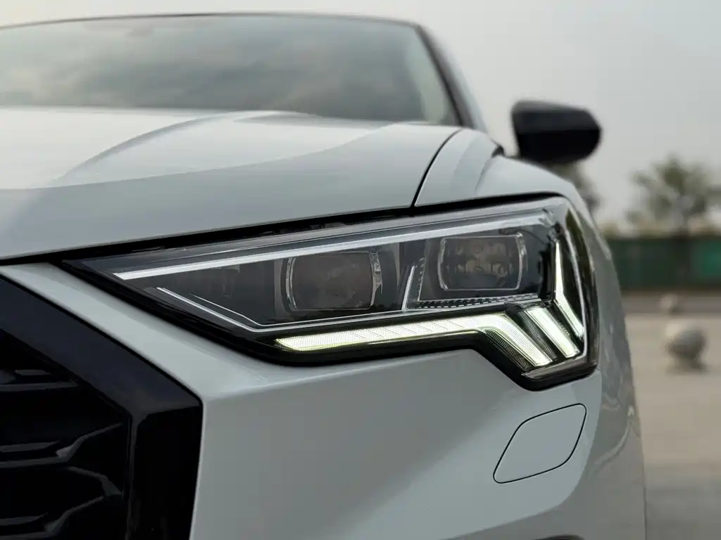 Audi Q3 Sportback 2021 — фото 23