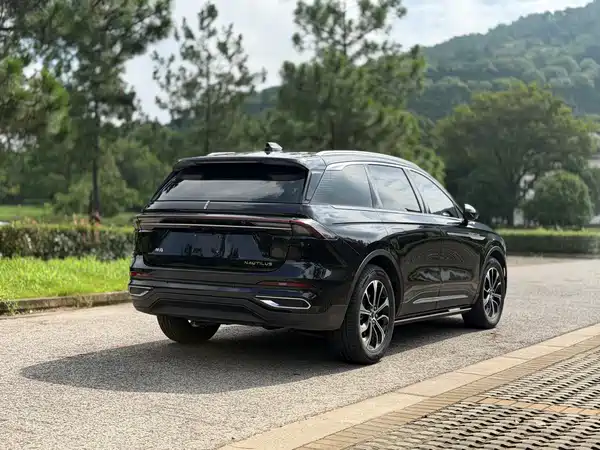 Lincoln Nautilus 2023