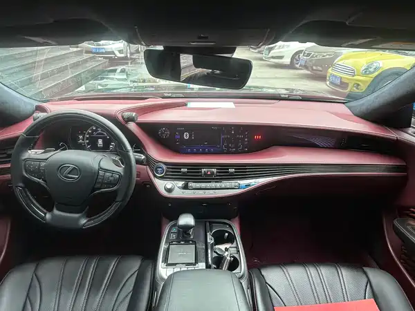 Lexus LS 2019