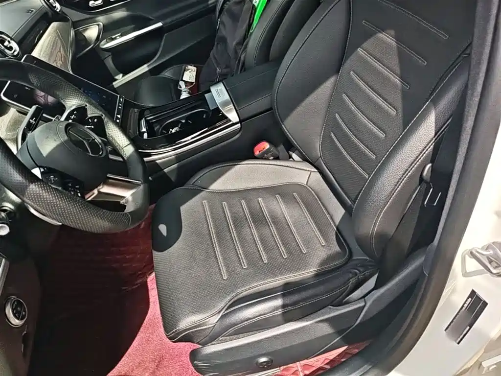 Mercedes-Benz C-Class 2023 — фото 15
