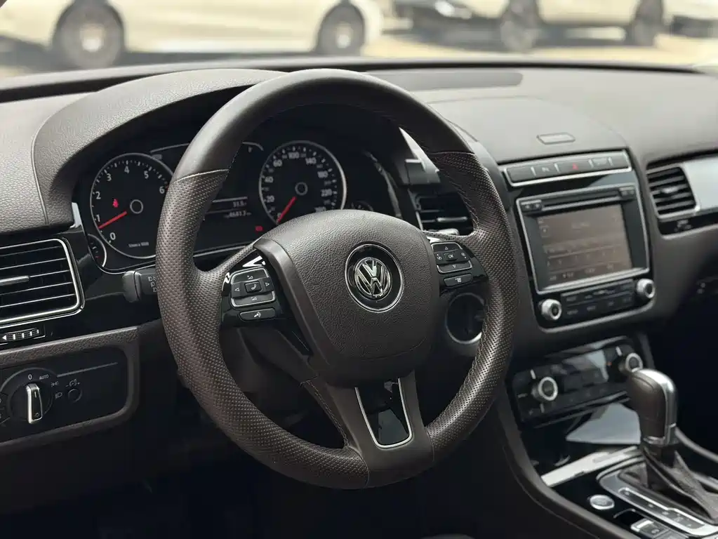 Volkswagen Touareg 2017 — фото 9