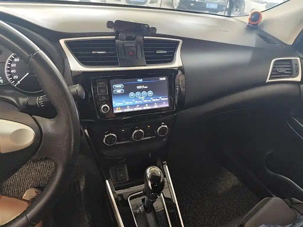 Nissan Sylphy 2018 — фото 10
