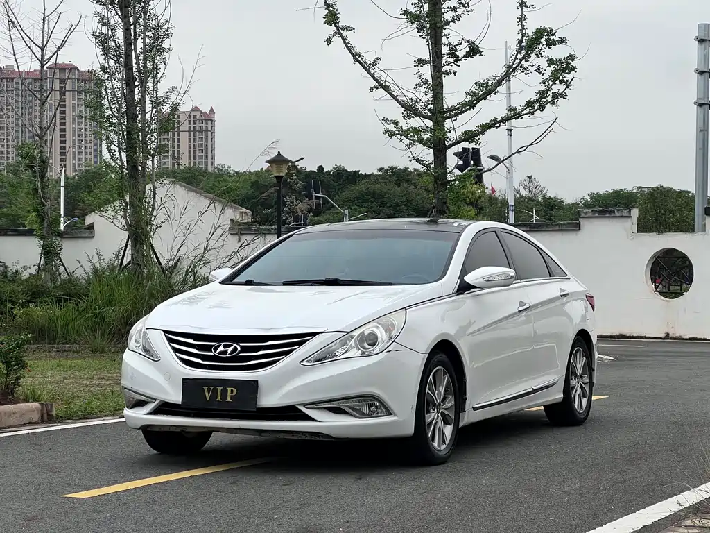 Hyundai Sonata 2015 — фото 1