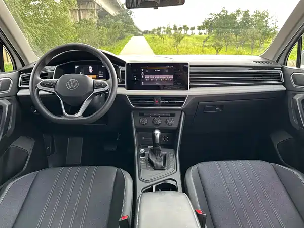Volkswagen Tiguan L 2022