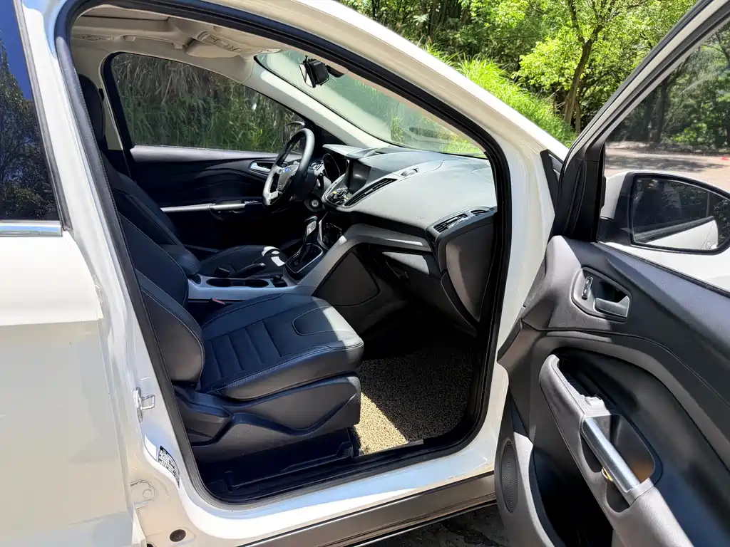 Ford Kuga 2015 — фото 6